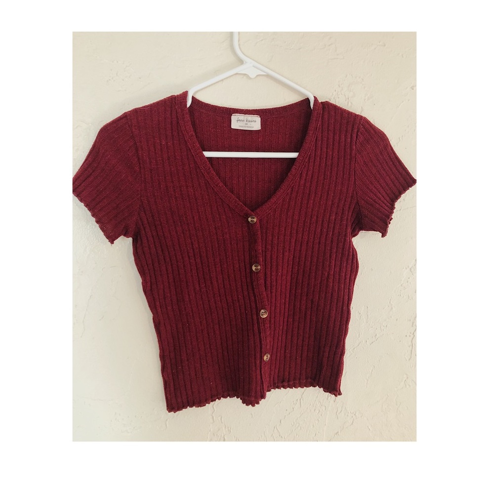 “Free Kisses” crop top